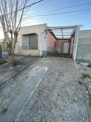 Se vende casa de 2 dormitorios