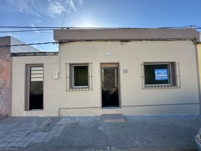 Cómoda casa en barrio oeste